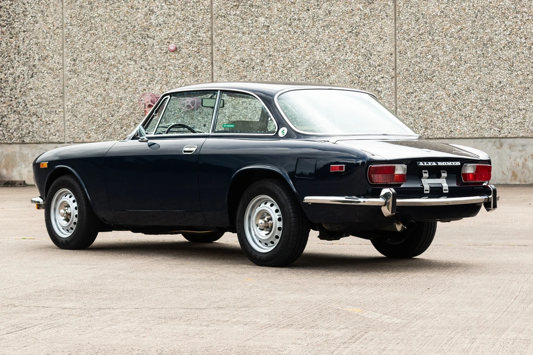1974 Alfa Romeo 2000 GT Veloce - Image 17 of 31