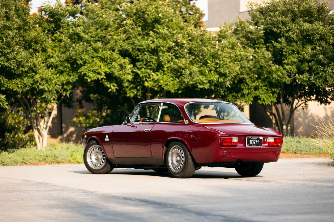 1974 Alfa Romeo 2000 GT Veloce - Image 8 of 31