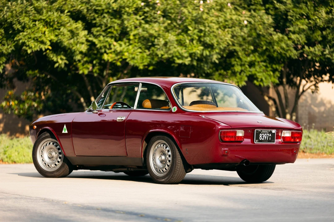 1974 Alfa Romeo 2000 GT Veloce - Image 9 of 31