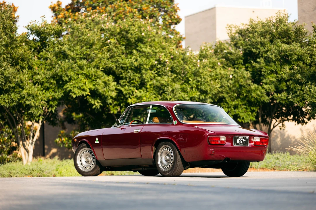 1974 Alfa Romeo 2000 GT Veloce - Image 10 of 31