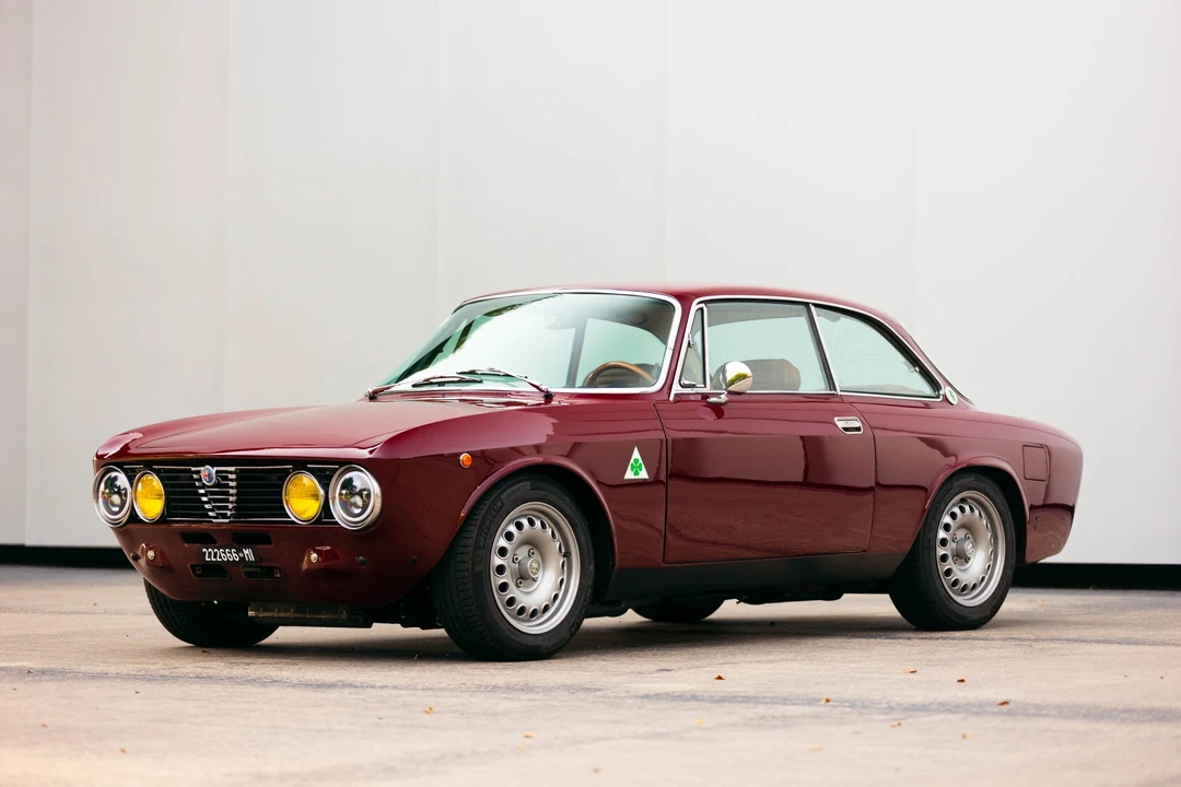 1974 Alfa Romeo 2000 GT Veloce - Image 4 of 31