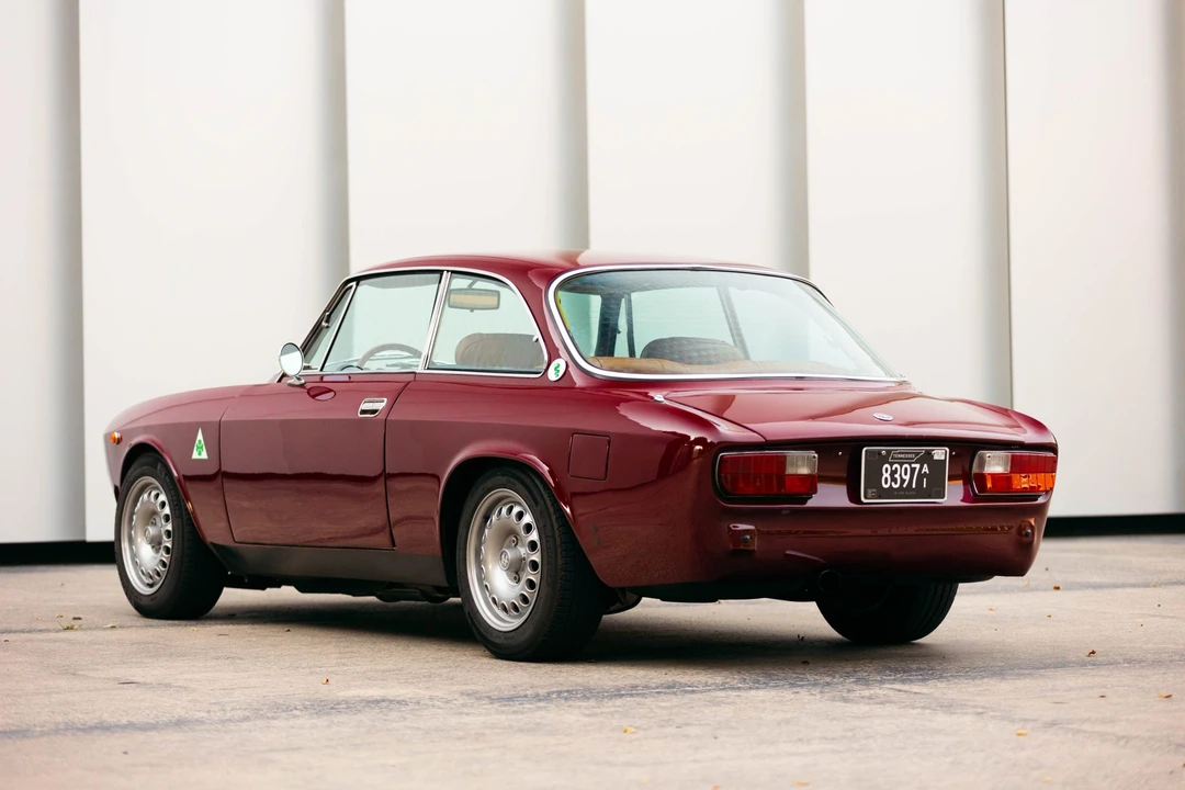 1974 Alfa Romeo 2000 GT Veloce - Image 12 of 31