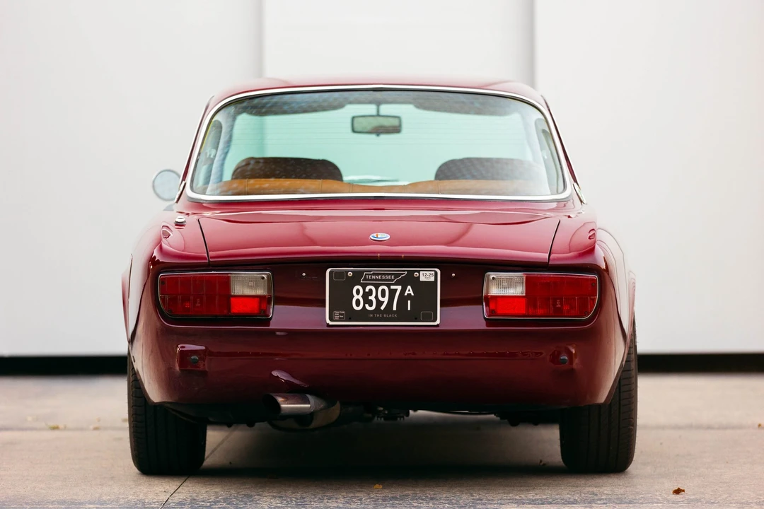 1974 Alfa Romeo 2000 GT Veloce - Image 13 of 31