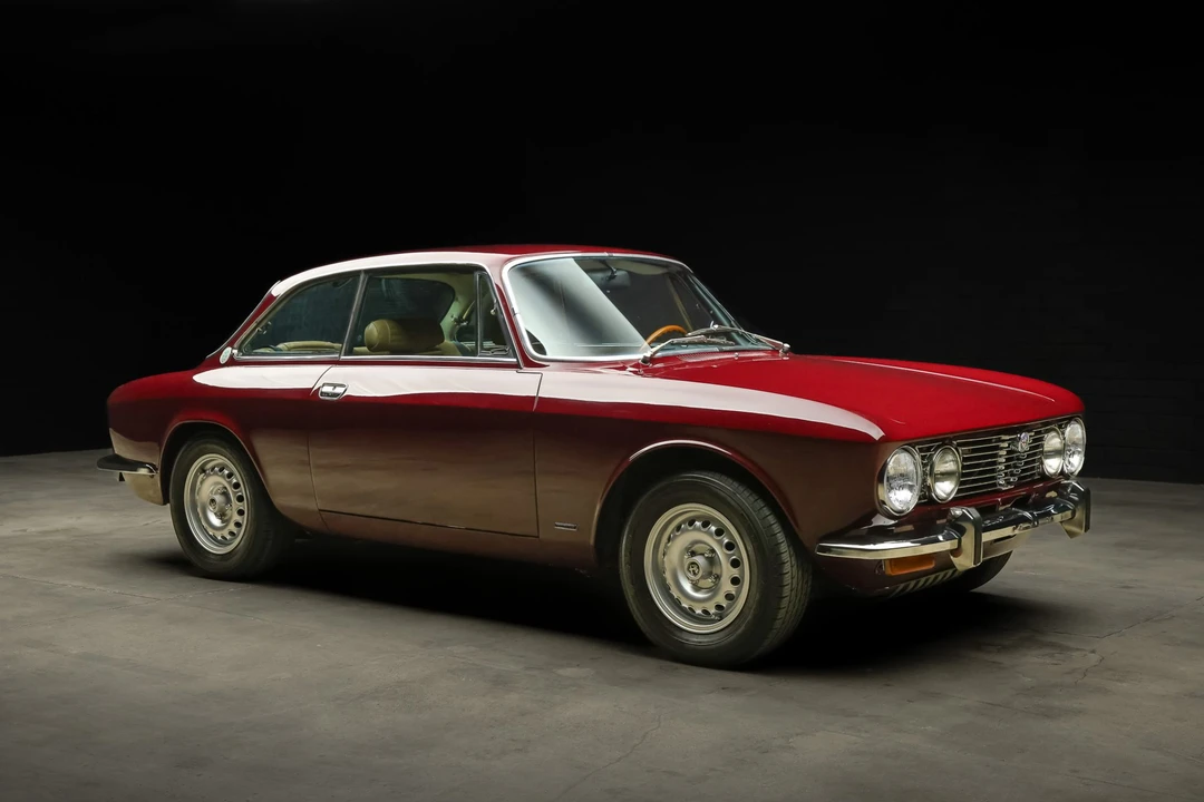 1974 Alfa Romeo 2000 GT Veloce - Image 4 of 31