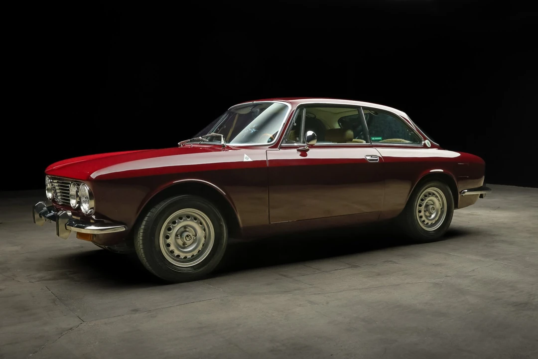 1974 Alfa Romeo 2000 GT Veloce - Image 16 of 31