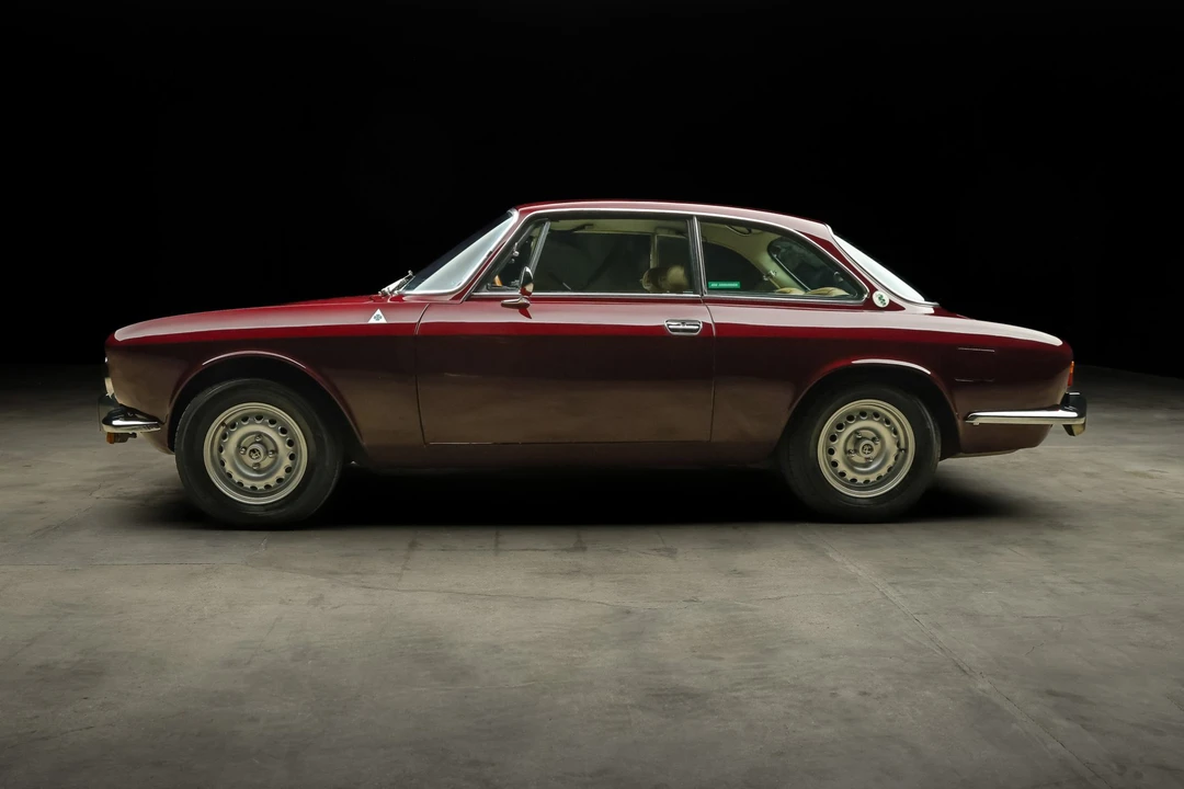 1974 Alfa Romeo 2000 GT Veloce - Image 15 of 31