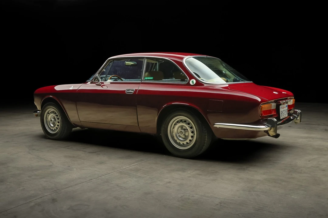 1974 Alfa Romeo 2000 GT Veloce - Image 13 of 31