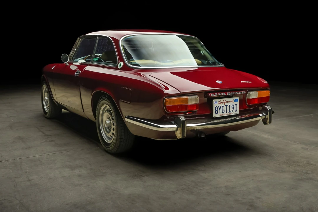 1974 Alfa Romeo 2000 GT Veloce - Image 14 of 31