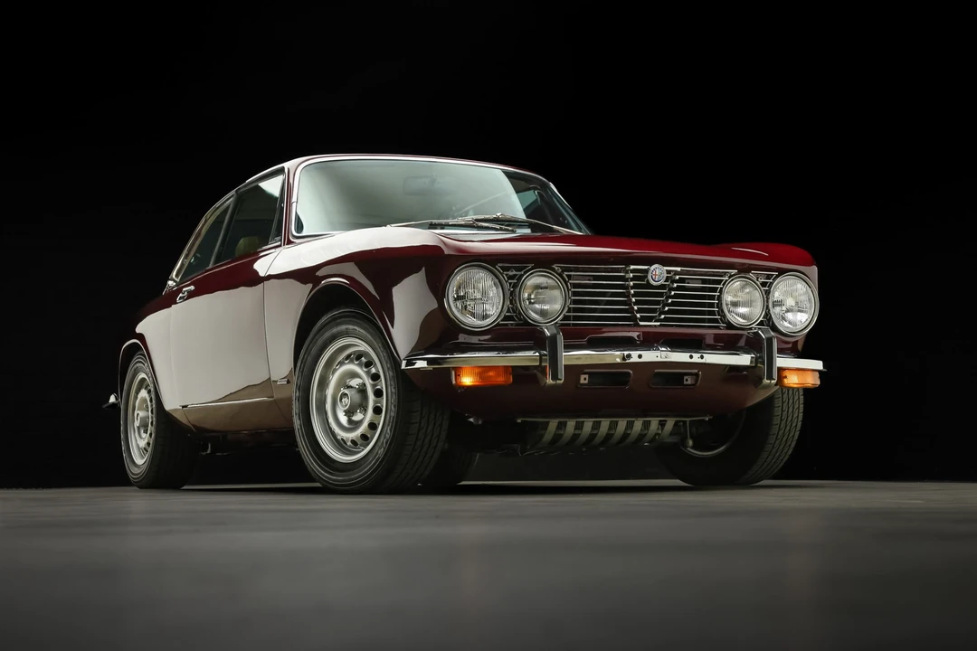 1974 Alfa Romeo 2000 GT Veloce - Image 27 of 31