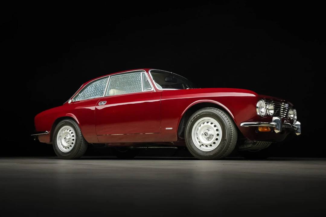 1974 Alfa Romeo 2000 GT Veloce - Image 29 of 31