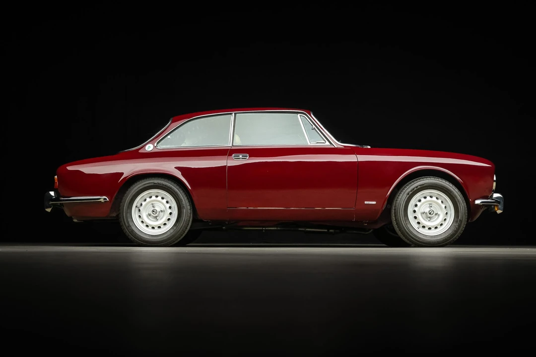 1974 Alfa Romeo 2000 GT Veloce - Image 30 of 31