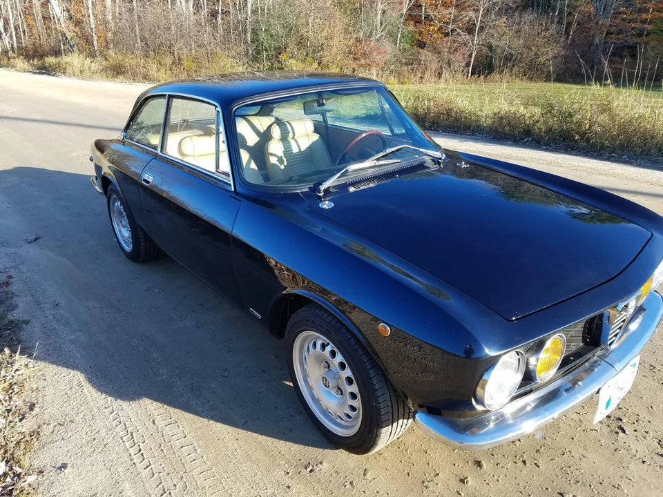1974 Alfa Romeo 2000 GT Veloce - Image 4 of 31