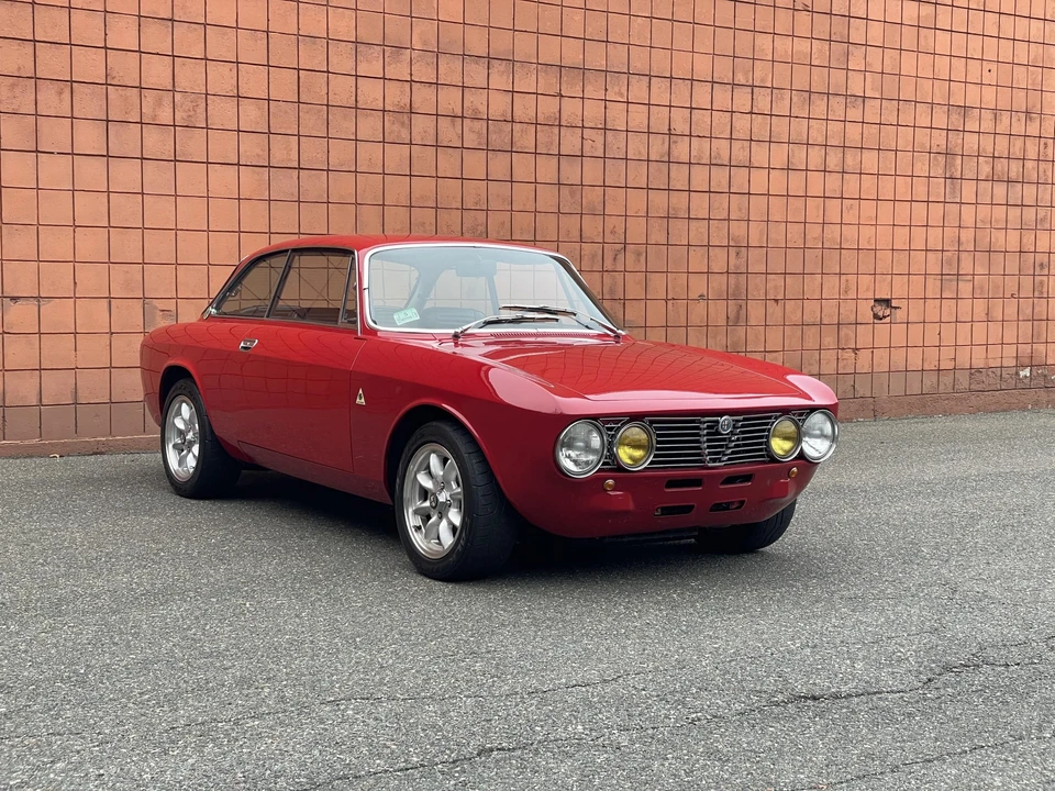 1974 Alfa Romeo 2000 GT Veloce - Image 9 of 31