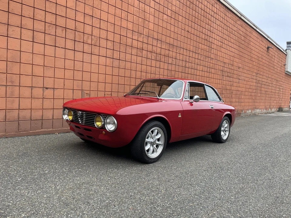 1974 Alfa Romeo 2000 GT Veloce - Image 4 of 31