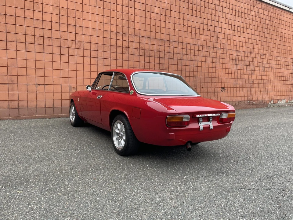 1974 Alfa Romeo 2000 GT Veloce - Image 22 of 31