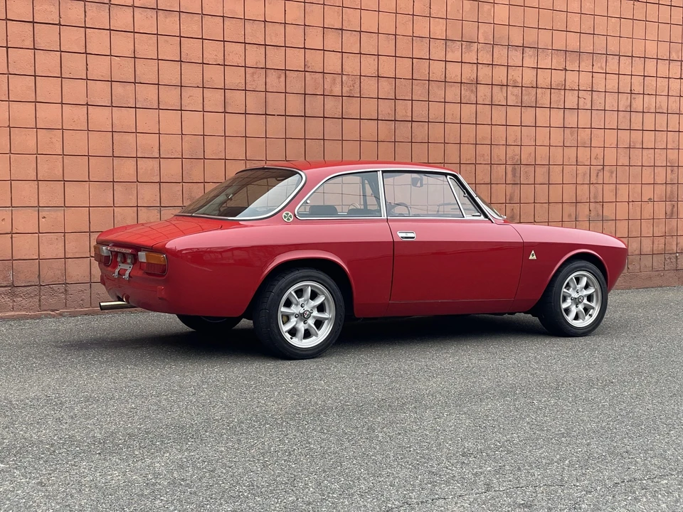 1974 Alfa Romeo 2000 GT Veloce - Image 15 of 31