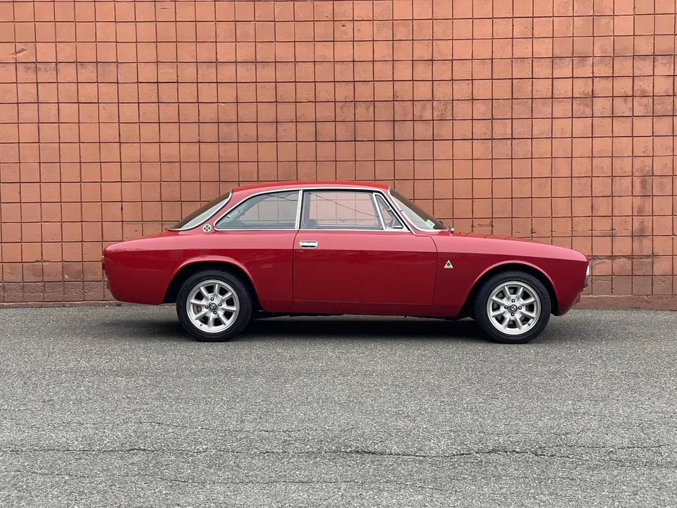 1974 Alfa Romeo 2000 GT Veloce - Image 13 of 31