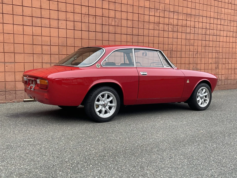 1974 Alfa Romeo 2000 GT Veloce - Image 18 of 31