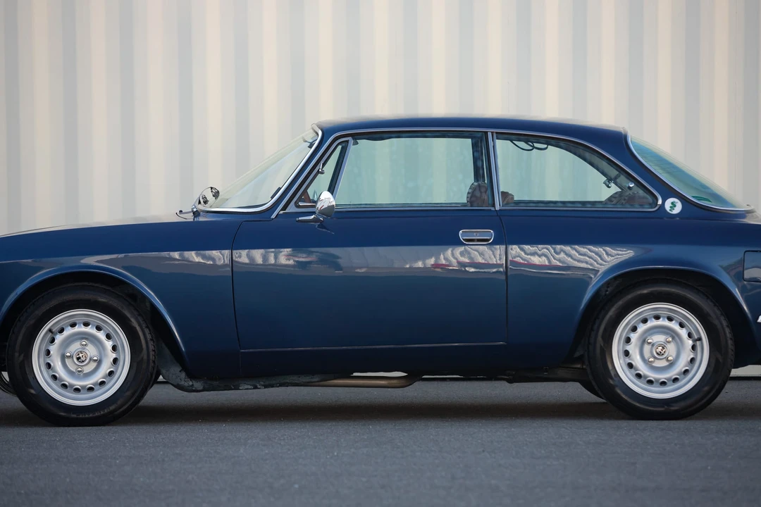 1974 Alfa Romeo 2000 GT Veloce - Image 20 of 31