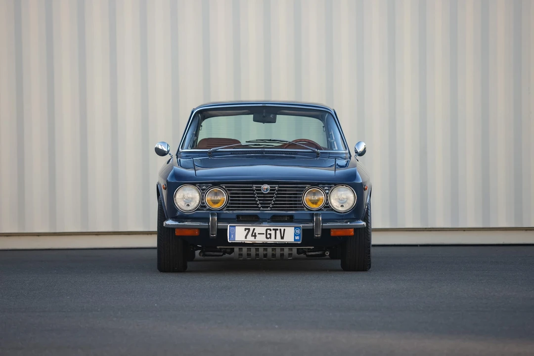 1974 Alfa Romeo 2000 GT Veloce - Image 11 of 31