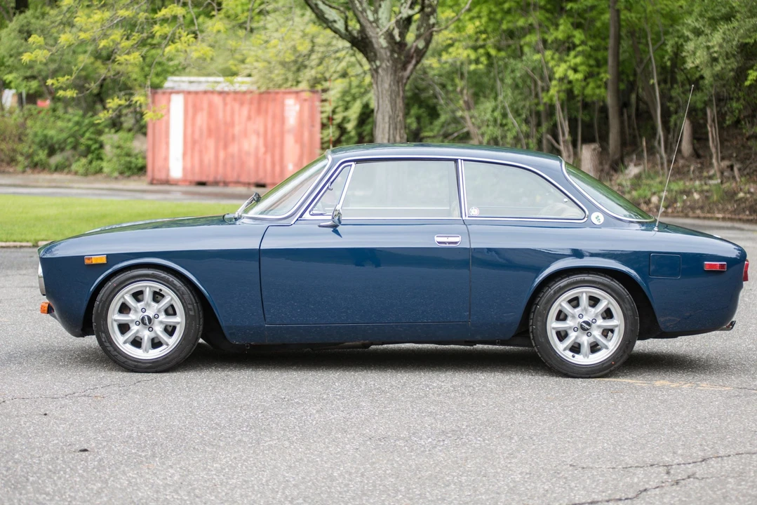 1974 Alfa Romeo 2000 GT Veloce - Image 3 of 31