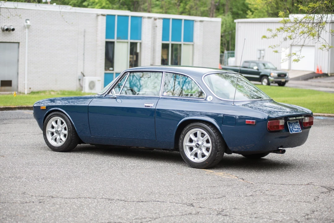 1974 Alfa Romeo 2000 GT Veloce - Image 5 of 31