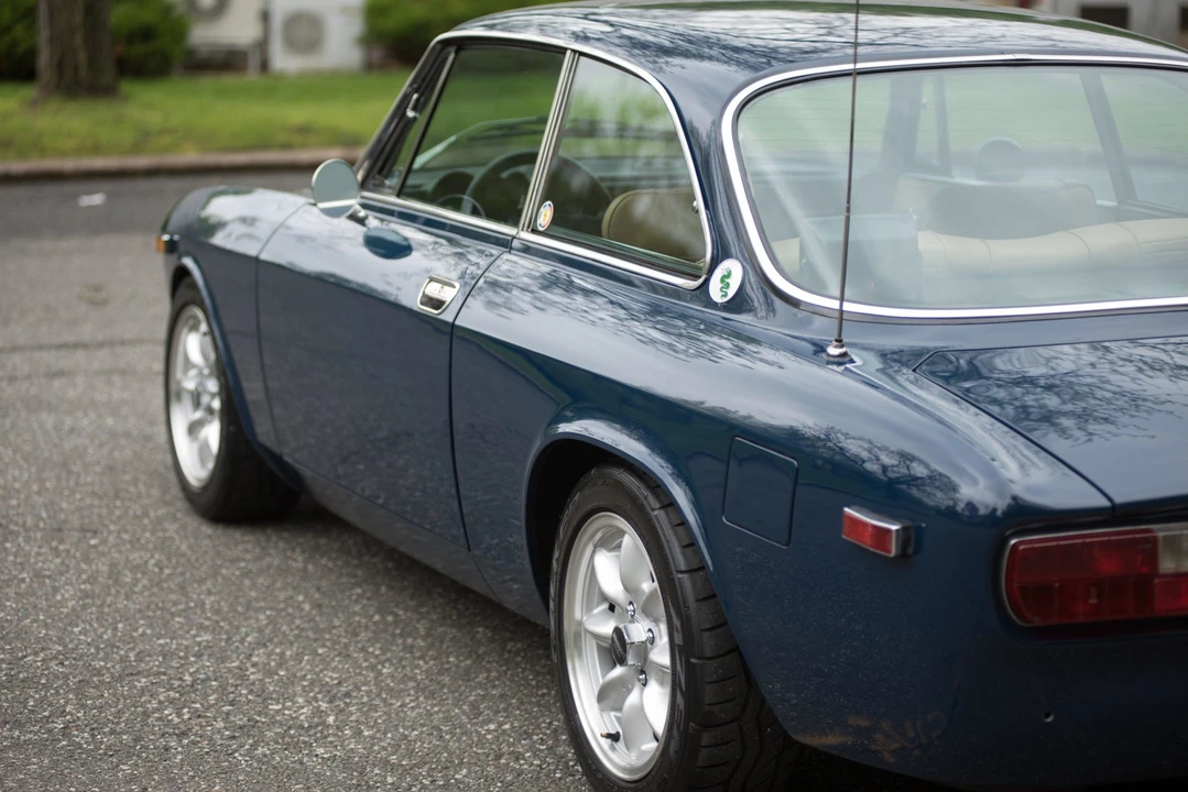 1974 Alfa Romeo 2000 GT Veloce - Image 27 of 31