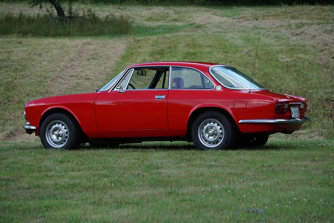 1974 Alfa Romeo 2000 GT Veloce - Image 5 of 31