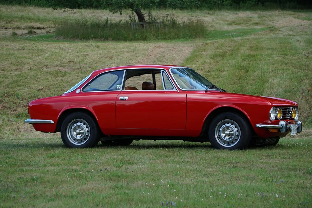 1974 Alfa Romeo 2000 GT Veloce - Image 12 of 31