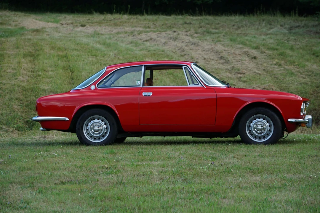 1974 Alfa Romeo 2000 GT Veloce - Image 11 of 31