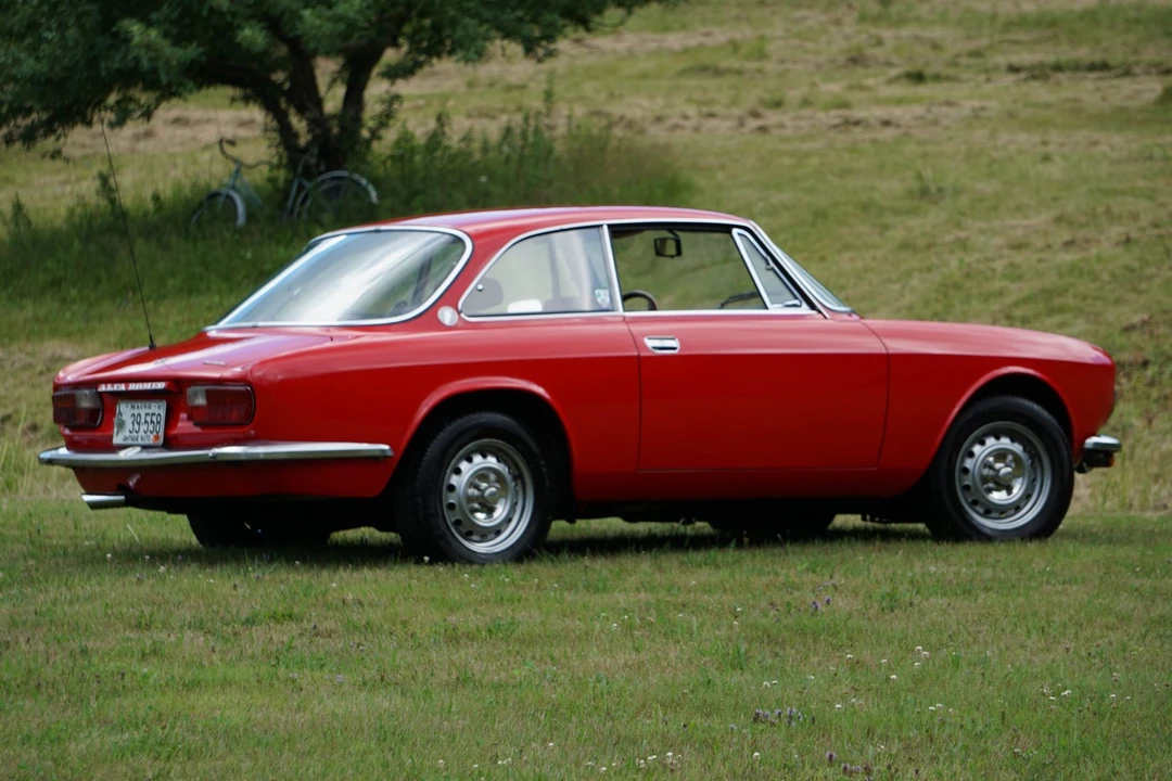 1974 Alfa Romeo 2000 GT Veloce - Image 10 of 31