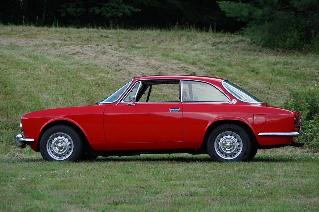1974 Alfa Romeo 2000 GT Veloce - Image 4 of 31