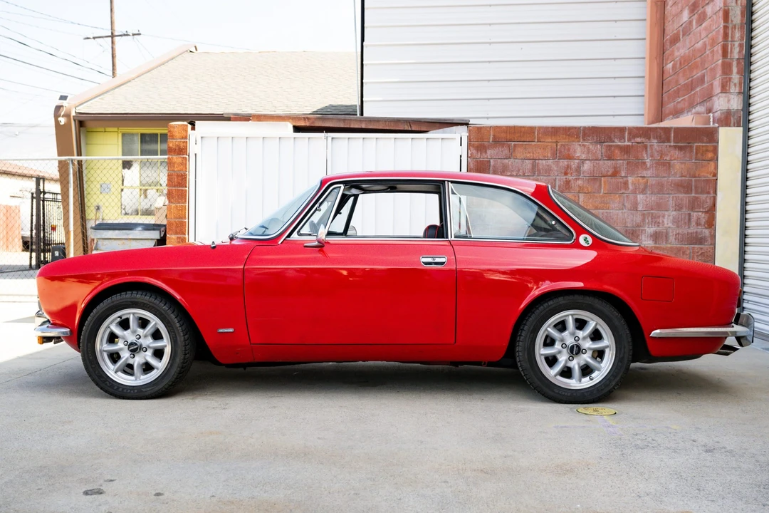 1974 Alfa Romeo 2000 GT Veloce - Image 3 of 31