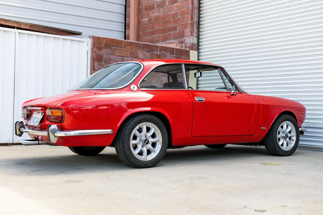 1974 Alfa Romeo 2000 GT Veloce - Image 10 of 31