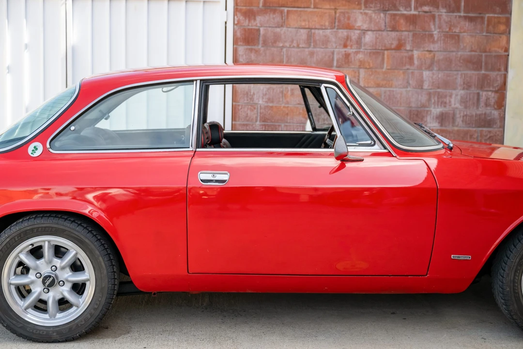 1974 Alfa Romeo 2000 GT Veloce - Image 21 of 31