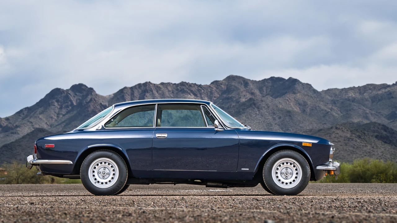 1974 Alfa Romeo 2000 GT Veloce - Image 13 of 31