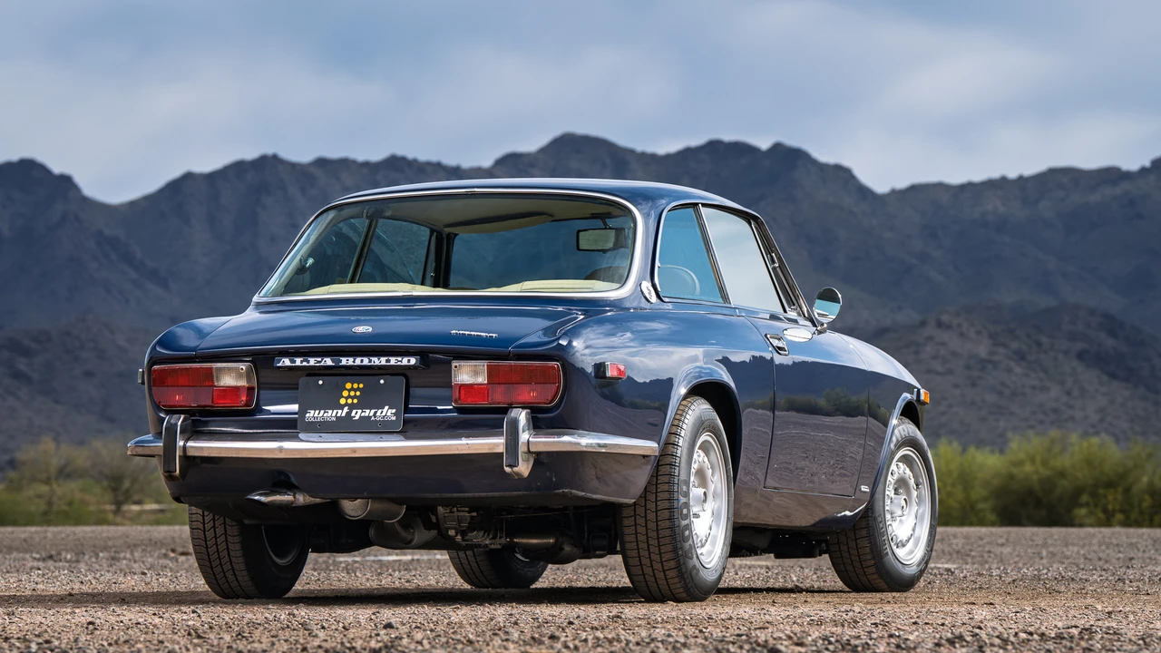 1974 Alfa Romeo 2000 GT Veloce - Image 16 of 31