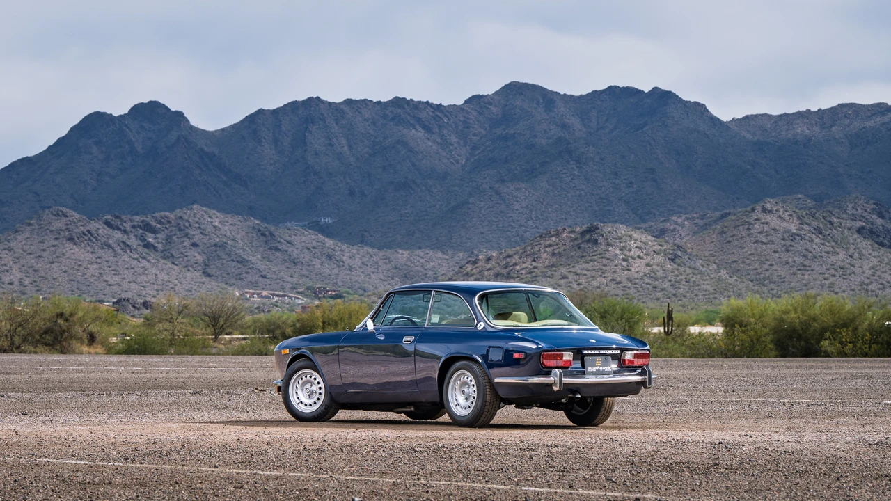 1974 Alfa Romeo 2000 GT Veloce - Image 24 of 31