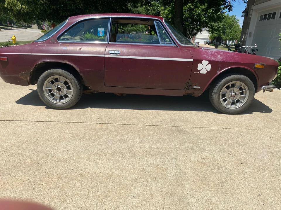 1974 Alfa Romeo 2000 GT Veloce - Image 16 of 31