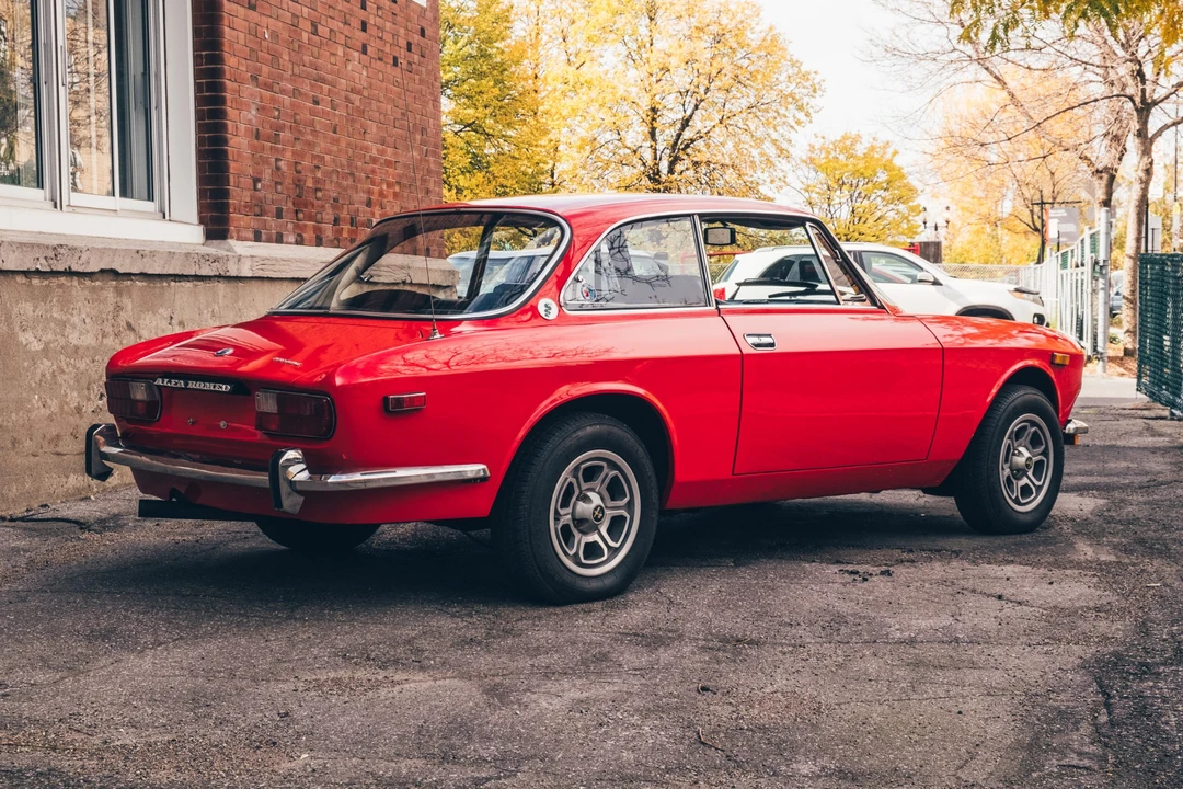 1974 Alfa Romeo 2000 GT Veloce - Image 13 of 31
