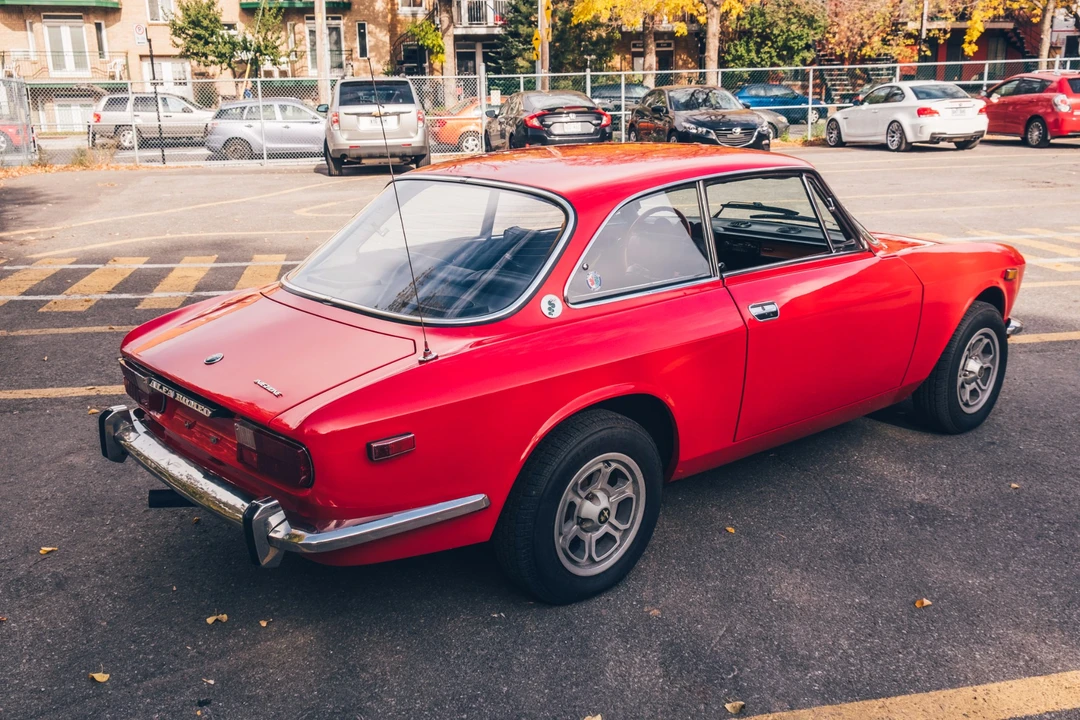1974 Alfa Romeo 2000 GT Veloce - Image 14 of 31