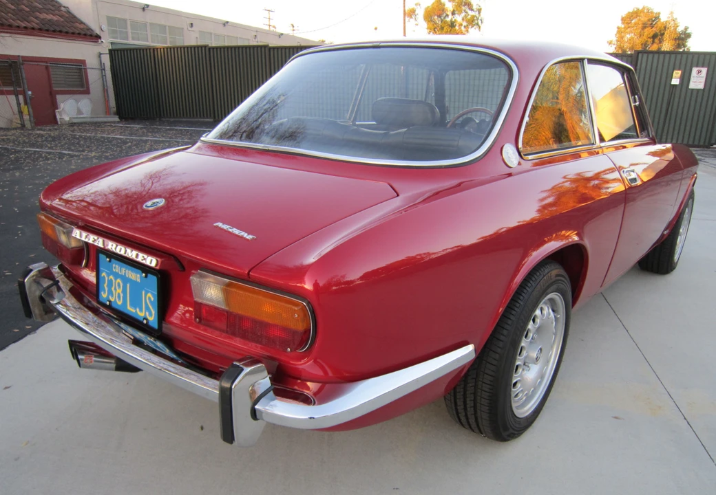 1974 Alfa Romeo 2000 GT Veloce - Image 18 of 31