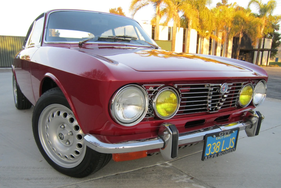 1974 Alfa Romeo 2000 GT Veloce - Image 12 of 31