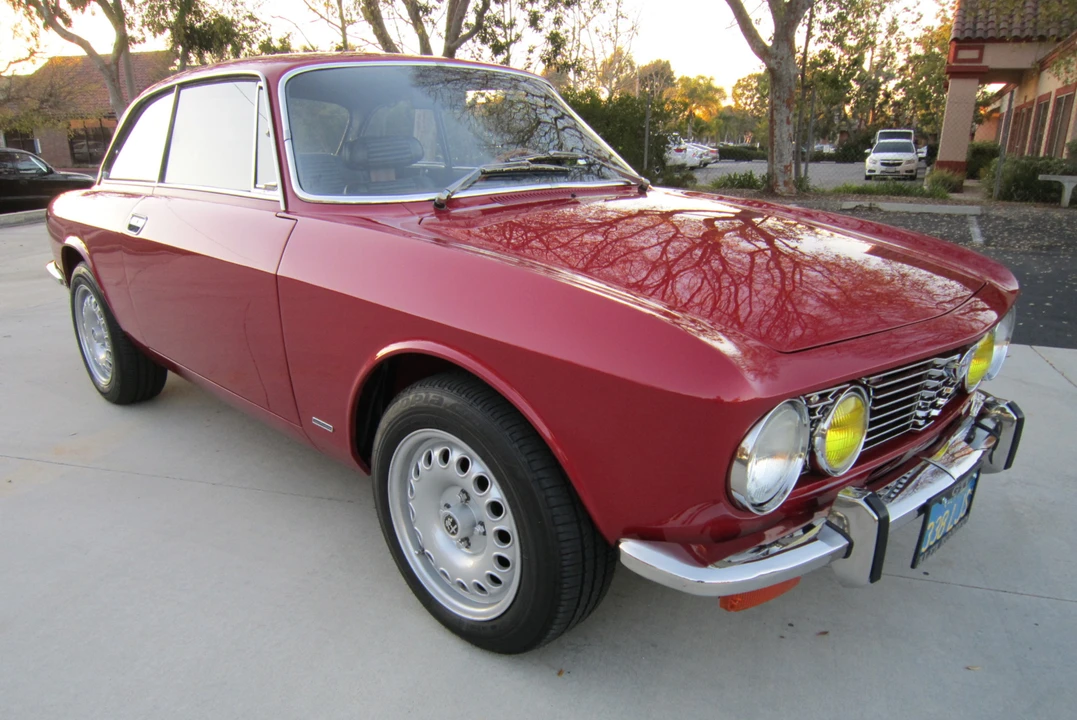 1974 Alfa Romeo 2000 GT Veloce - Image 14 of 31