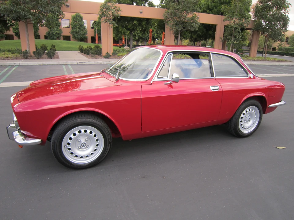 1974 Alfa Romeo 2000 GT Veloce - Image 26 of 31