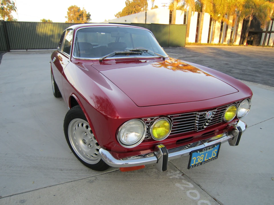 1974 Alfa Romeo 2000 GT Veloce - Image 13 of 31