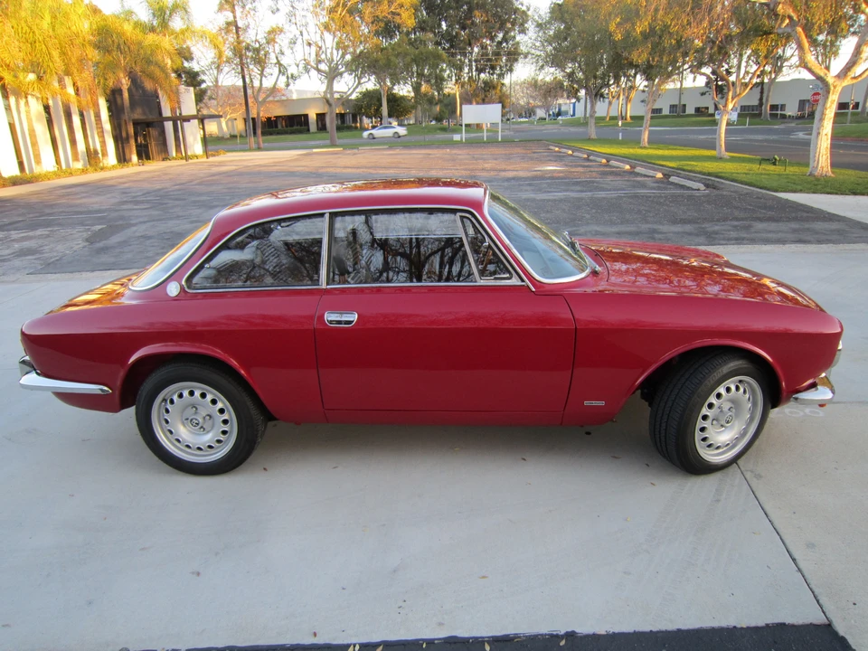 1974 Alfa Romeo 2000 GT Veloce - Image 15 of 31
