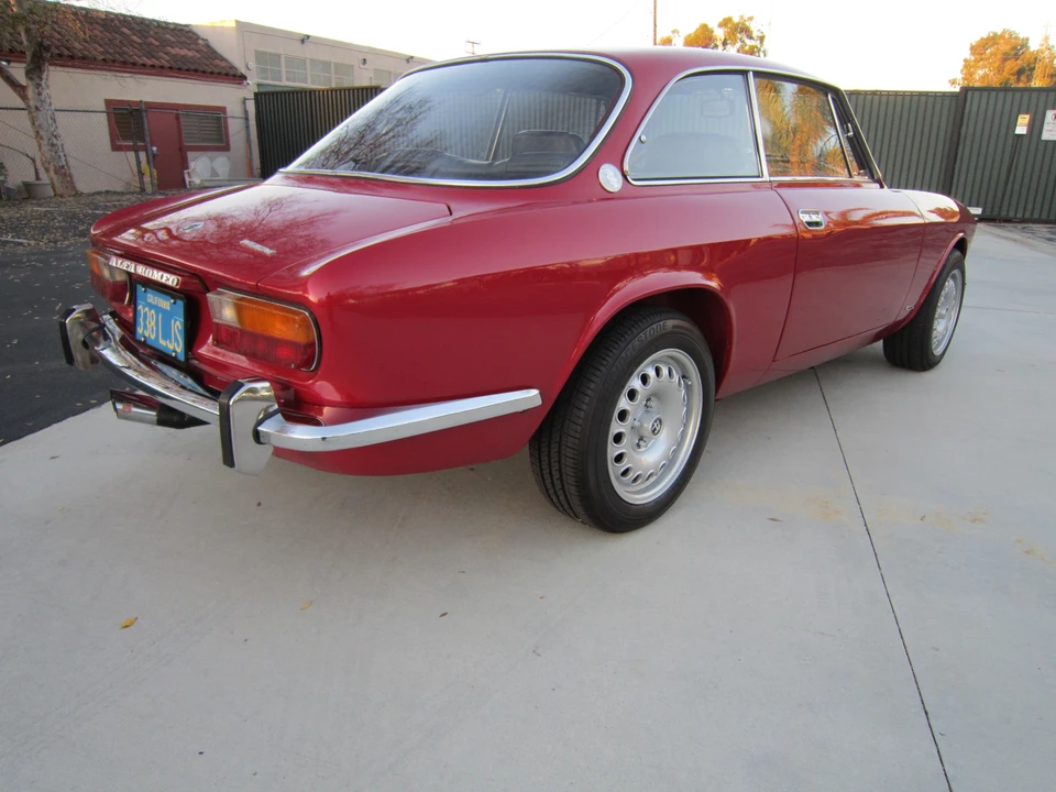 1974 Alfa Romeo 2000 GT Veloce - Image 17 of 31