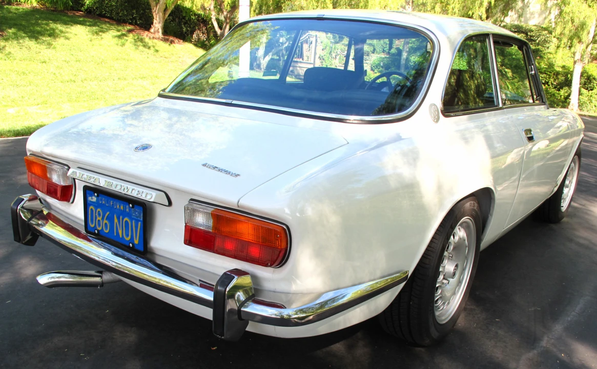 1974 Alfa Romeo 2000 GT Veloce - Image 9 of 31