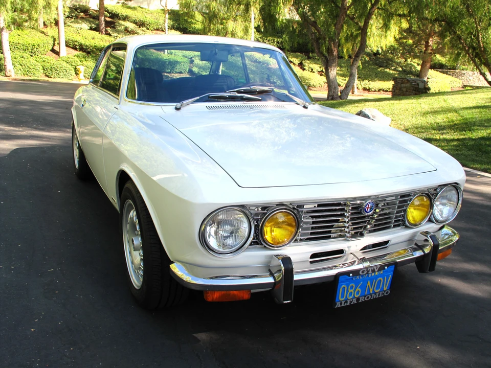 1974 Alfa Romeo 2000 GT Veloce - Image 2 of 31